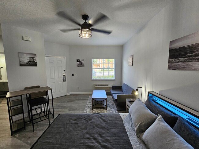 Foto del edificio - 8366 Mulligan Cir