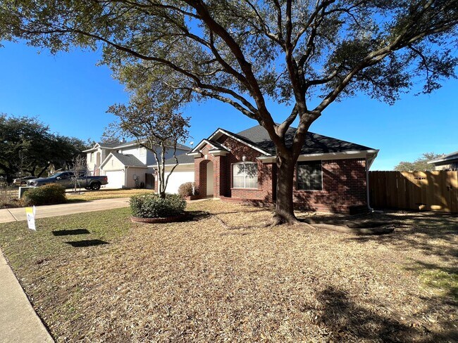 Foto del edificio - Single Story 4 Bedrooms 2 Bathrooms Home for Rent in Prime Northwest of Austin Location, nearby A...