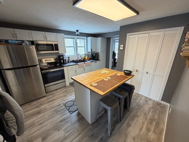 Foto del edificio - 10815 Waterville St