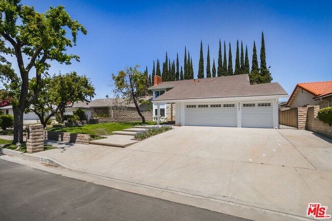 Building Photo - 22737 Stagg St