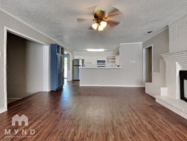 Foto del edificio - 1210 Tanager Ln