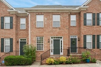 Building Photo - 25 Scottish Ln