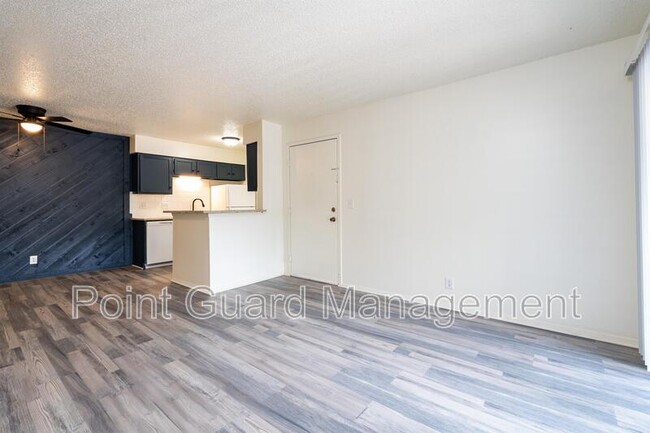 Foto del edificio - 2756 N Charles Ave