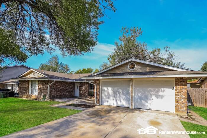 Primary Photo - $500 off 2nd months rent. Well maintained ...