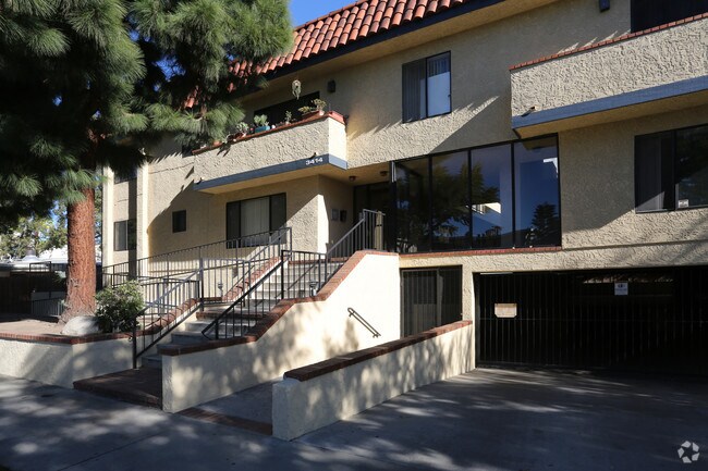 Foto del edificio - 3414 Jasmine Ave