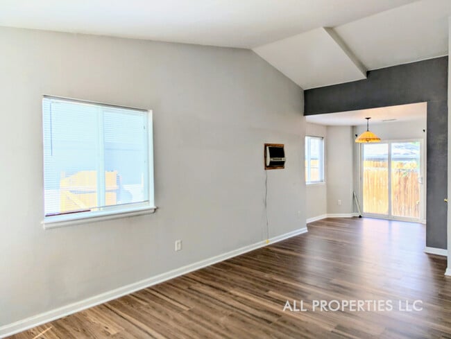 Building Photo - 1617 W 39th Ave