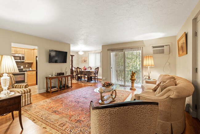 Foto del edificio - 100 Fellsview Ter