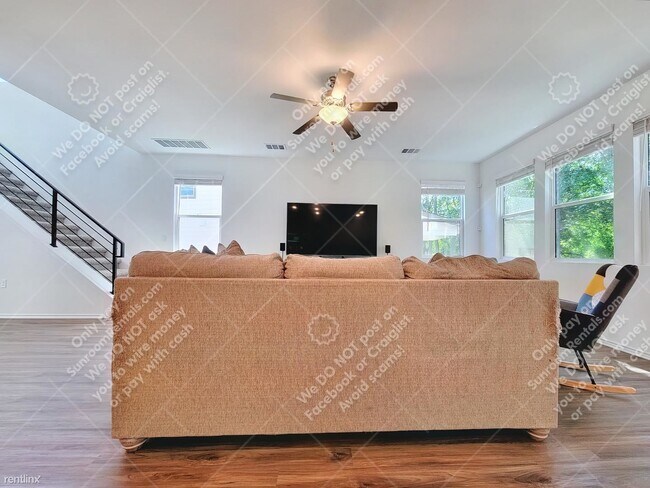 Building Photo - 4 br, 3 bath House - 1111 Winnie Dr
