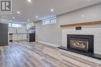 Building Photo - 209 Manning Ave