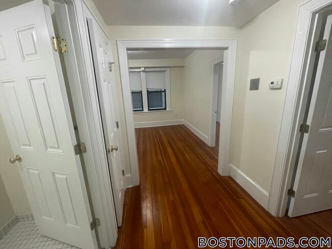 Building Photo - 881 Massachusetts Ave