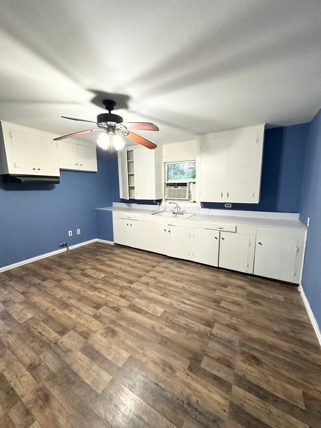 Building Photo - 610 Sunset Dr