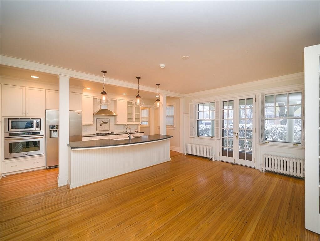 Primary Photo - 860 Park Ave