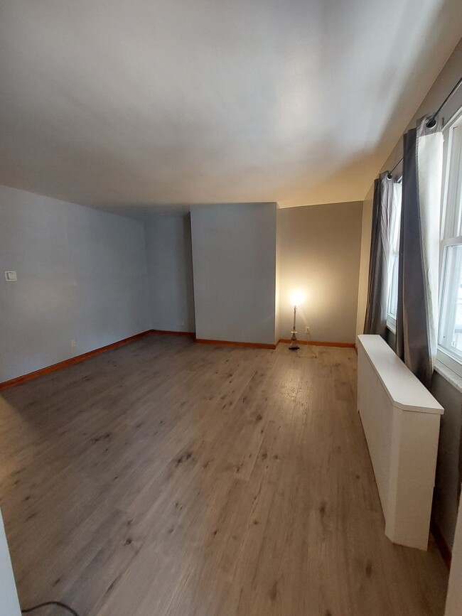 Foto del edificio - 3 Bedrooms  1.5 Bathrooms