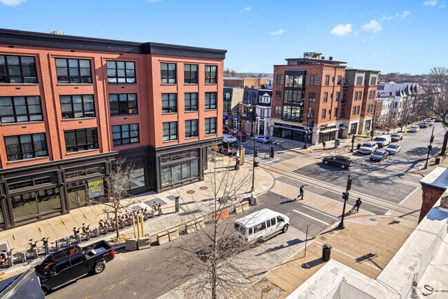 Building Photo - 808 13th St NE