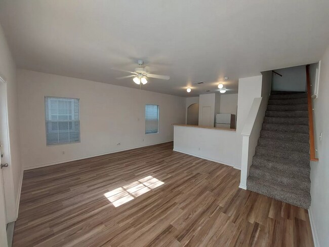 Building Photo - 7818 Kingsbury Wood