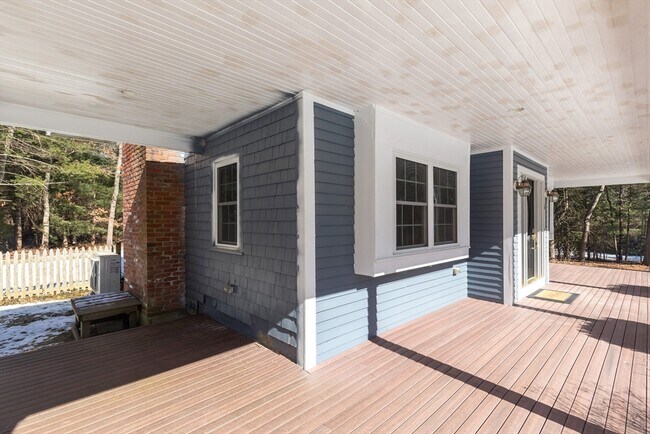 Foto del edificio - 55 Peter Rd