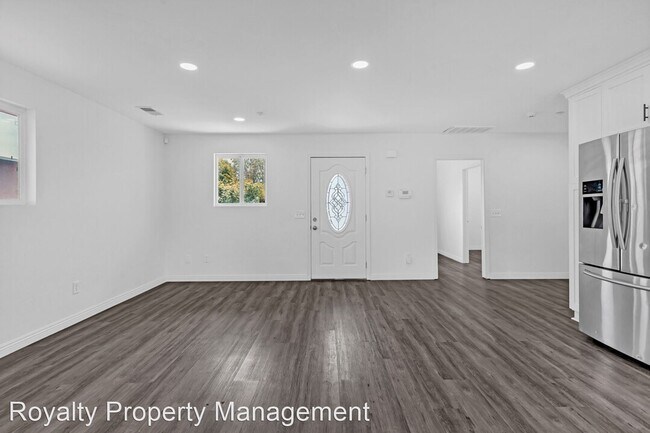 Building Photo - 3 br, 2 bath House - 8134 Mount Vernon Street