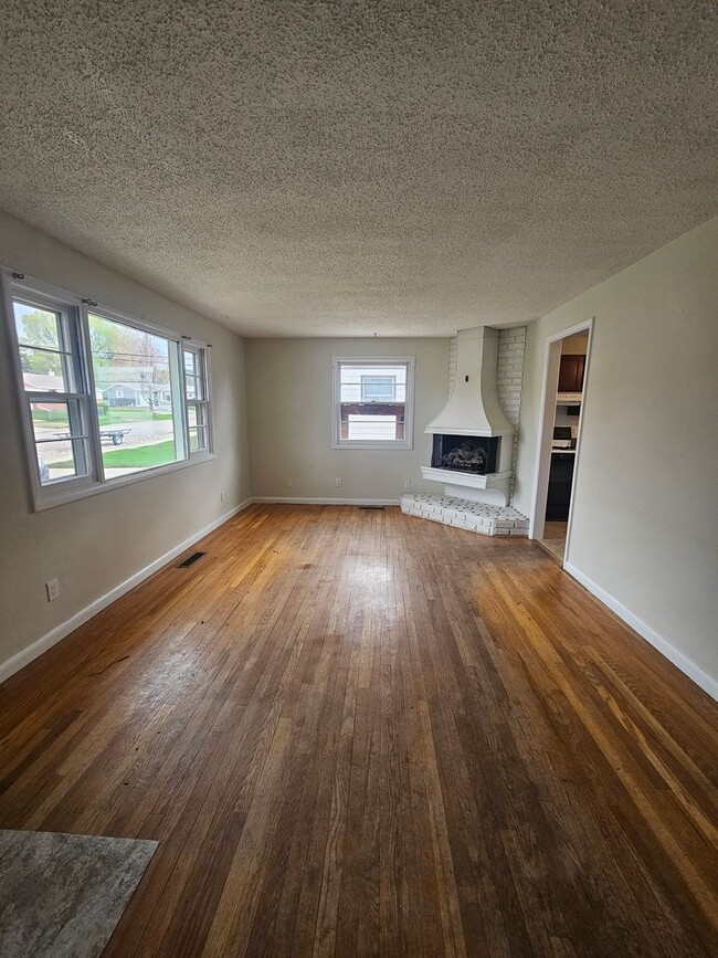 Foto del edificio - 4 BED | 2 BATH | SINGLE-FAMILY HOME | NORT...