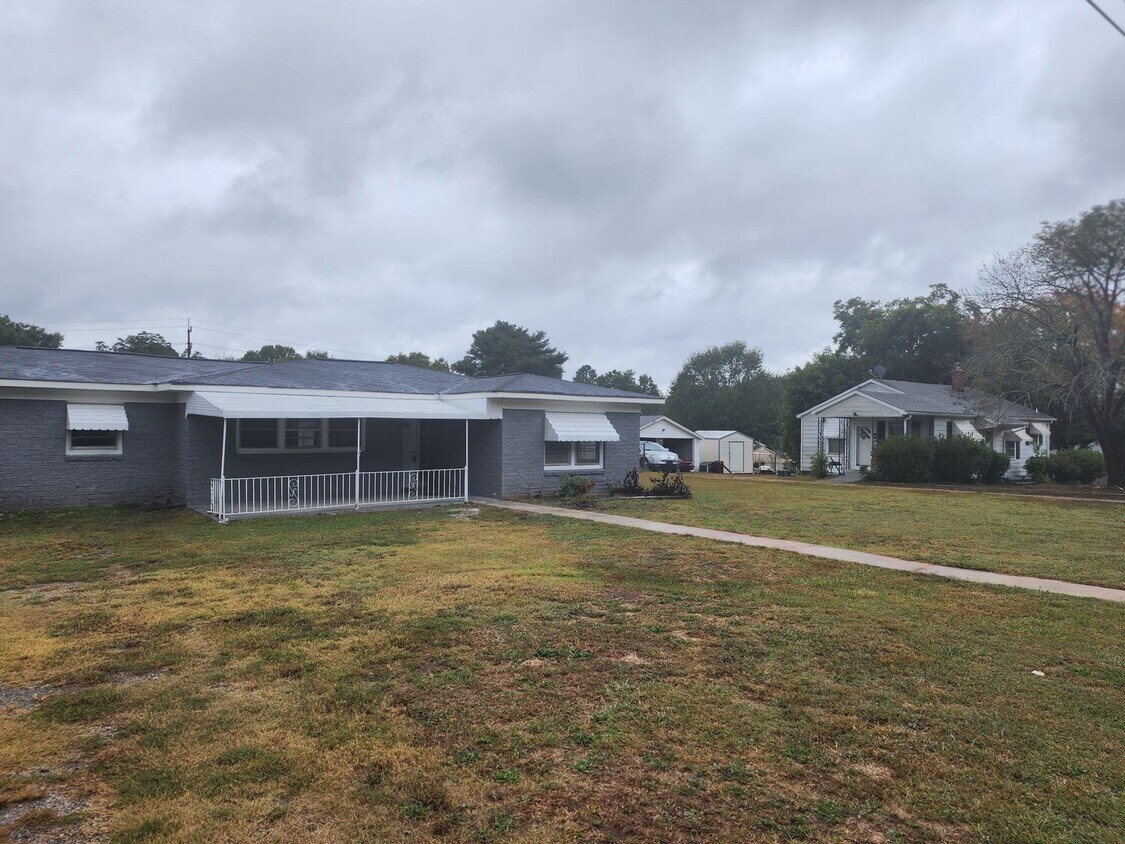 201 Furman St, Laurens, SC 29360 House Rental in Laurens, SC