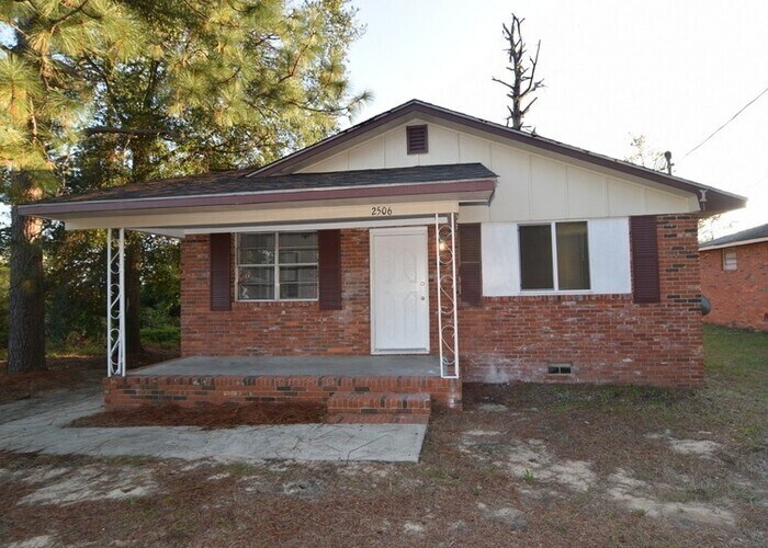 Foto principal - 3 Bedroom House - Section 8 OK
