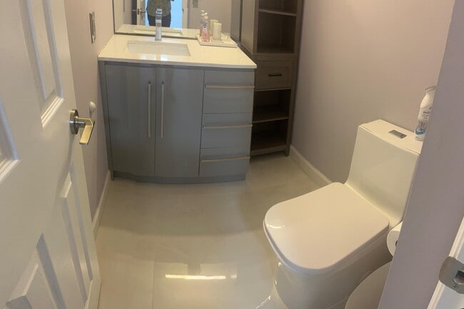 Building Photo - 1849 S Ocean Dr