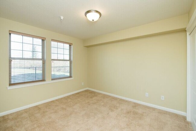 Foto del edificio - Springwater Corridor: Your Serene Home Awa...