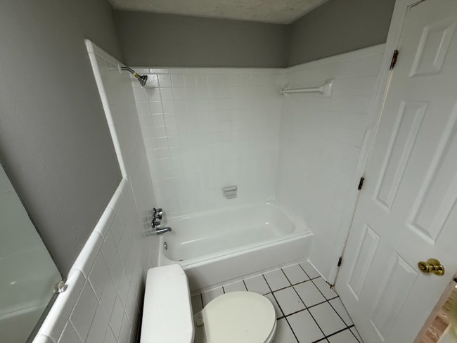 Foto del edificio - 106 White Oak Dr