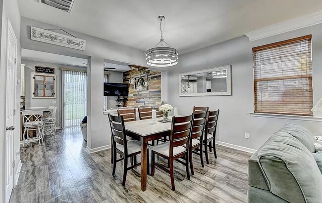 Foto del edificio - 532 Rendezvous Rd