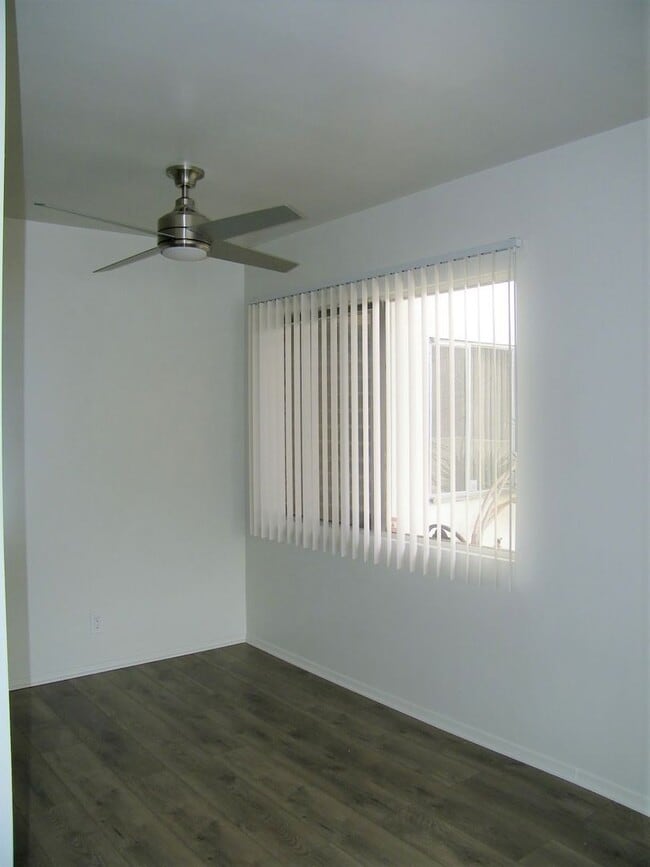 Building Photo - 2bed/2bath AVAILABLE NOW