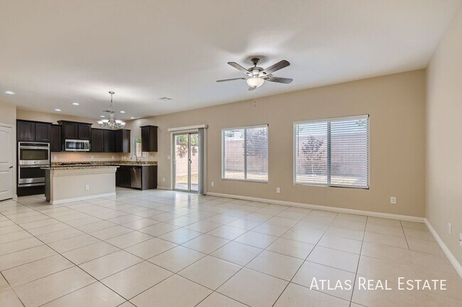 Foto del edificio - 9338 Forest Meadows Ave