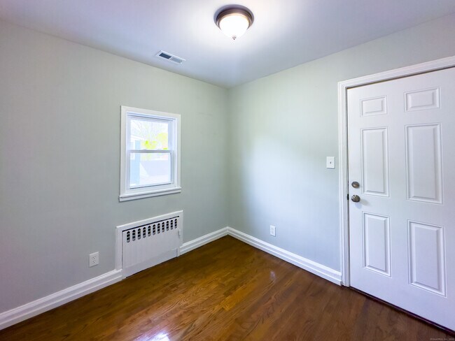 Foto del edificio - 249-251-251 Horace St