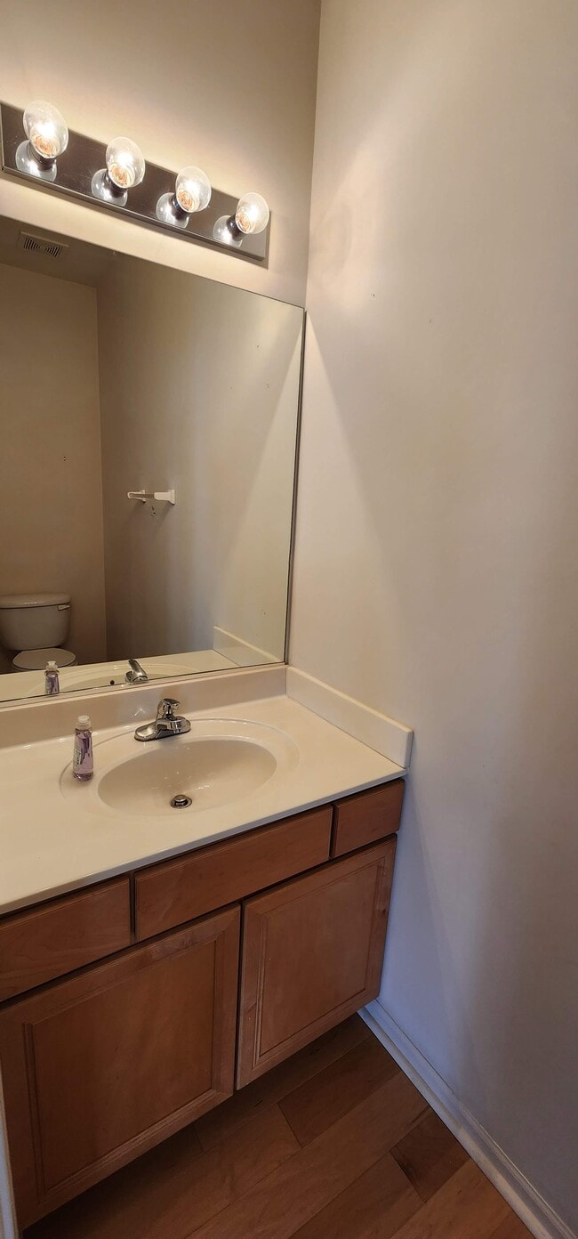Foto del edificio - 183 Norwell Ln
