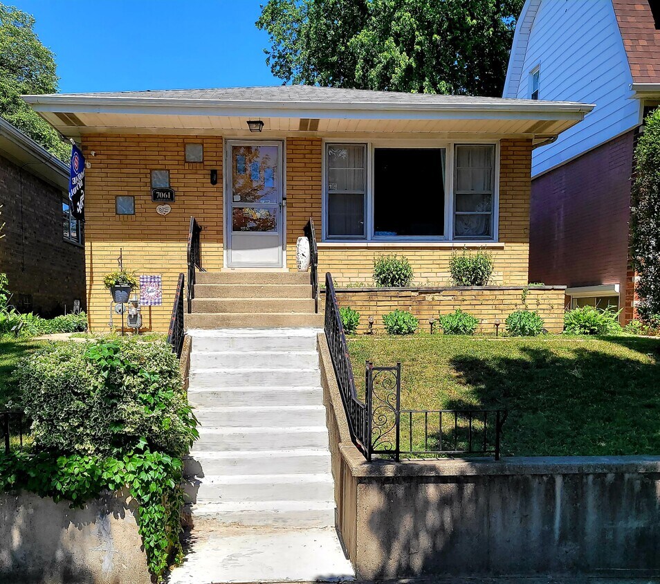 7061 26th Pky, Berwyn, IL 60402 House Rental in Berwyn, IL