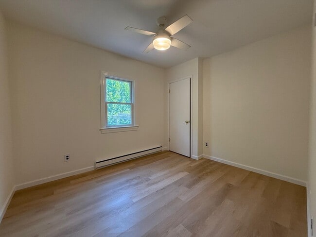 Building Photo - 106 Roe Ln