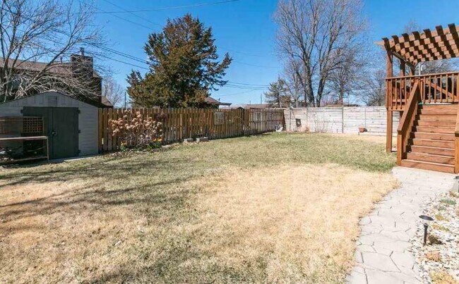 Building Photo - 1512 Knollcrest Dr