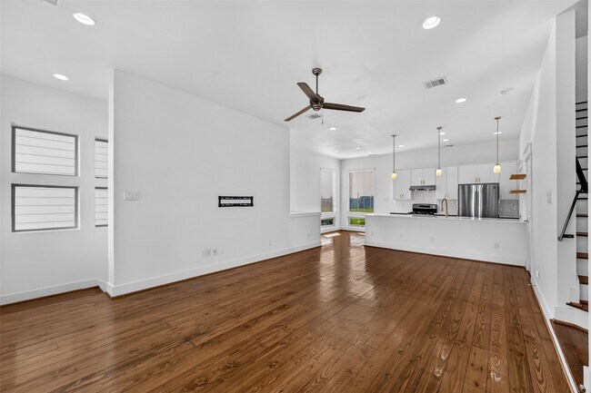 Building Photo - 205 Riley Ln