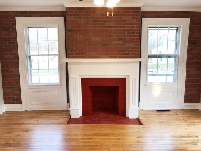 Family Room 2 - 1104 NJ-28