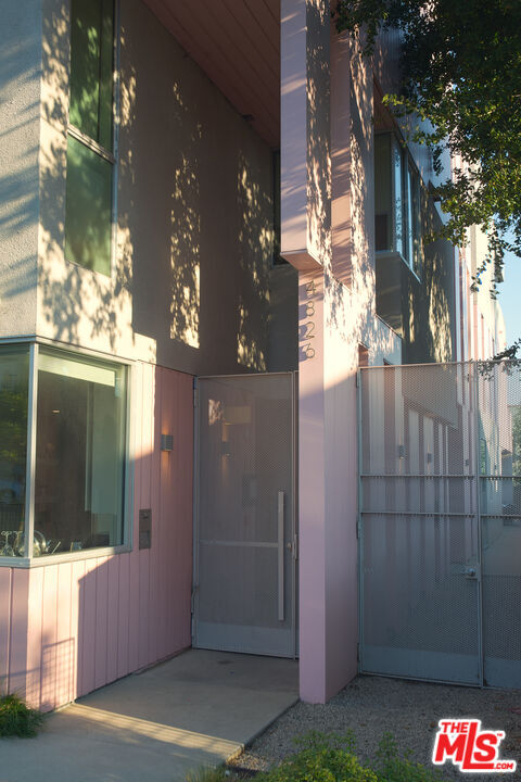 Building Photo - 4826 Franklin Ave