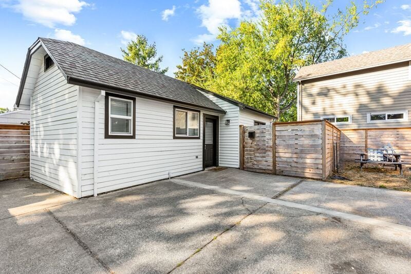Primary Photo - 6541 SE 89th Ave