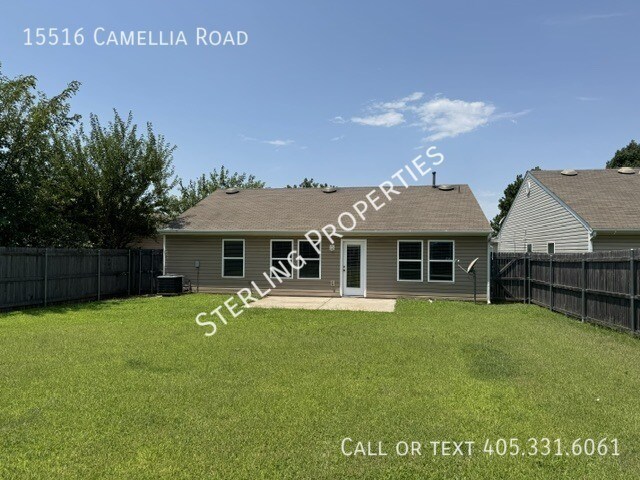Foto del edificio - 15516 Camellia Rd