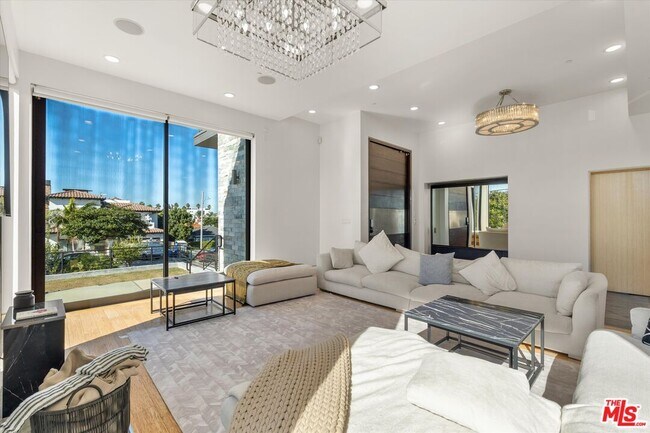 Foto del edificio - 628 Elvira Ave