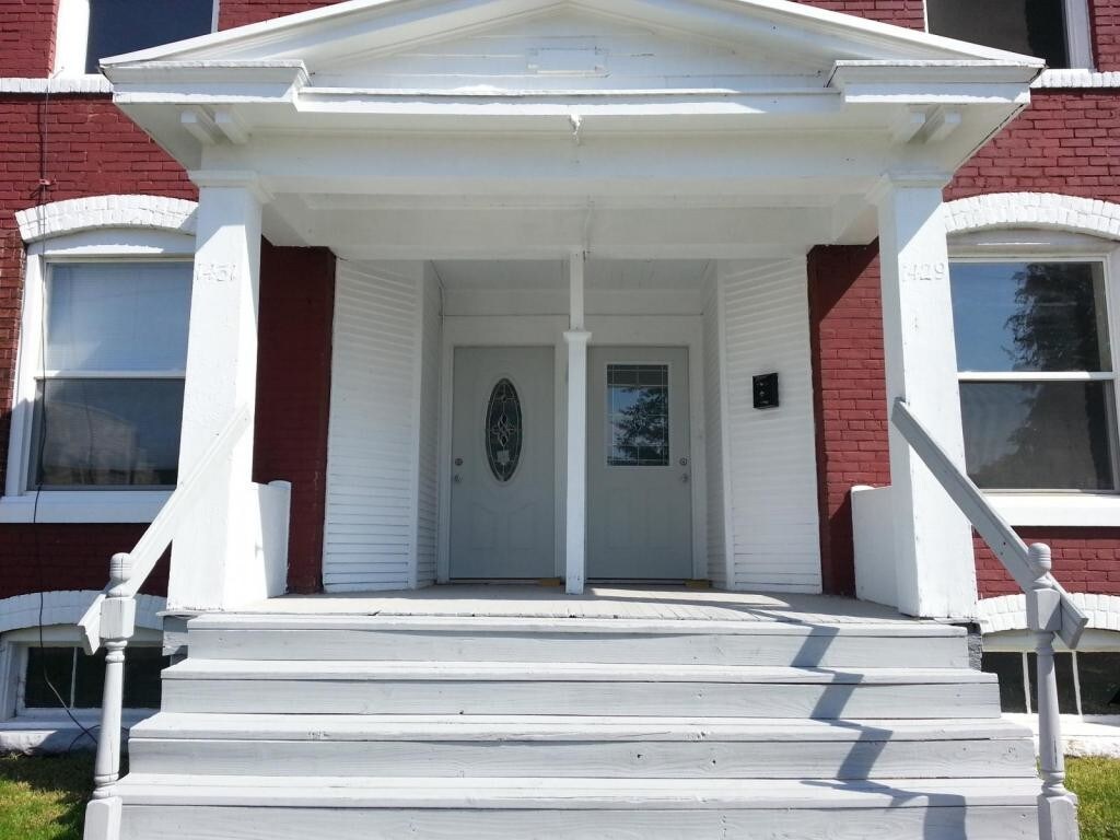 Primary Photo - 1431 Washington St