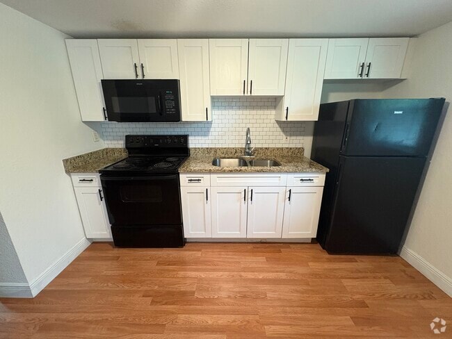 Building Photo - 10918 N Hyacinth Ave