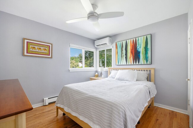 Building Photo - Charming 2bed/1.5bath Bungalow near Wash Park