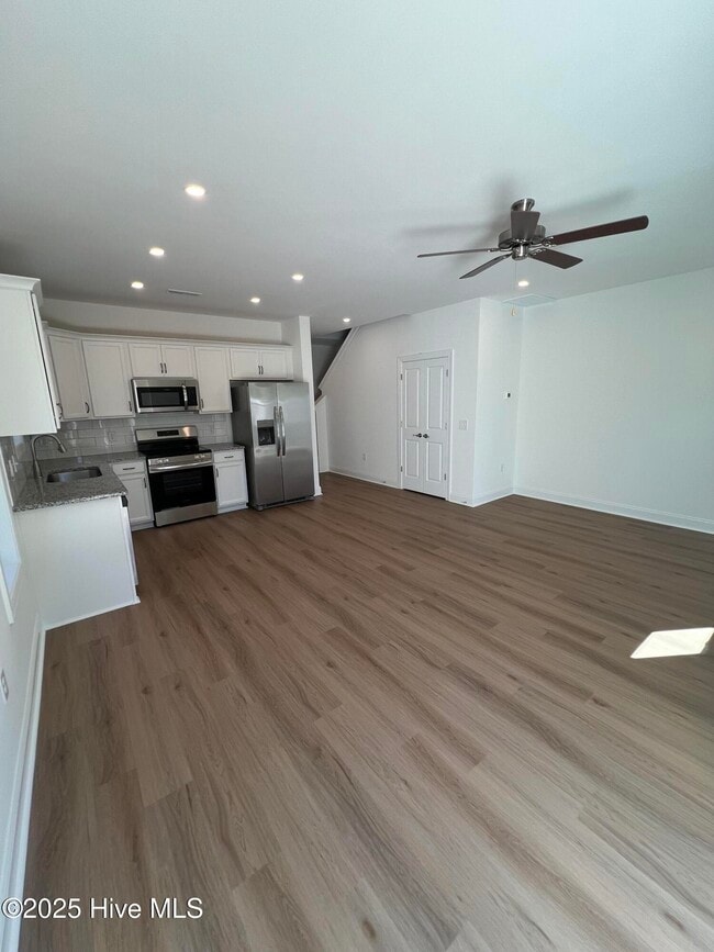 Building Photo - 257 Townhome Ln