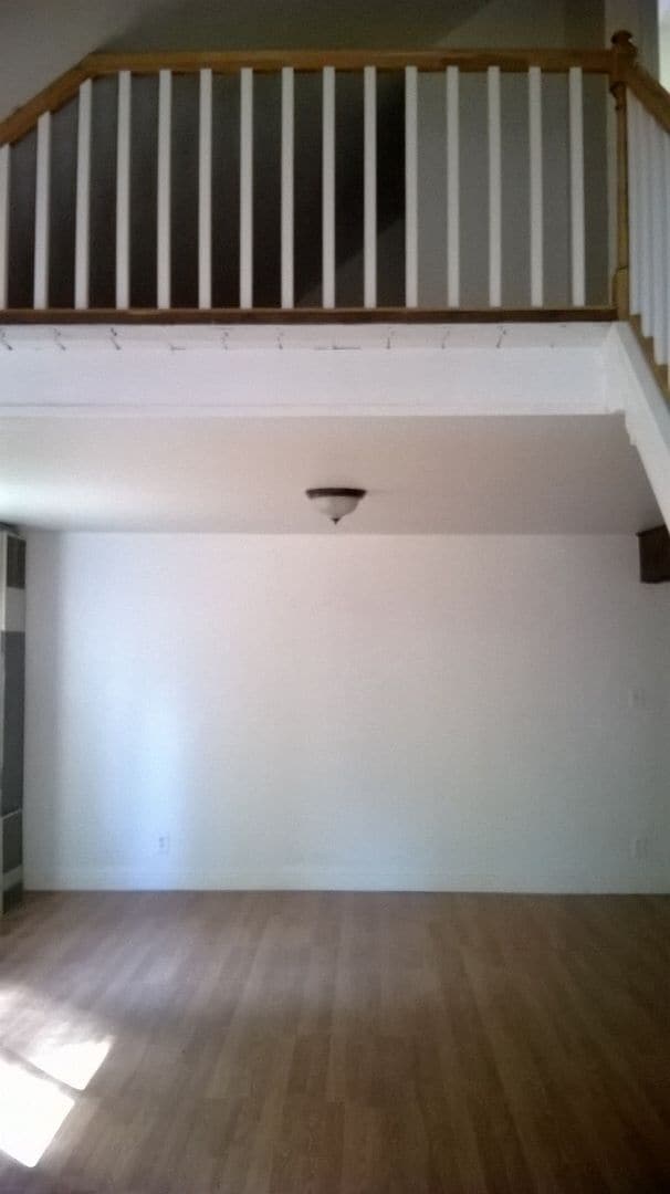 Building Photo - Lovely pet friendly 3Bd home avail. for vi...