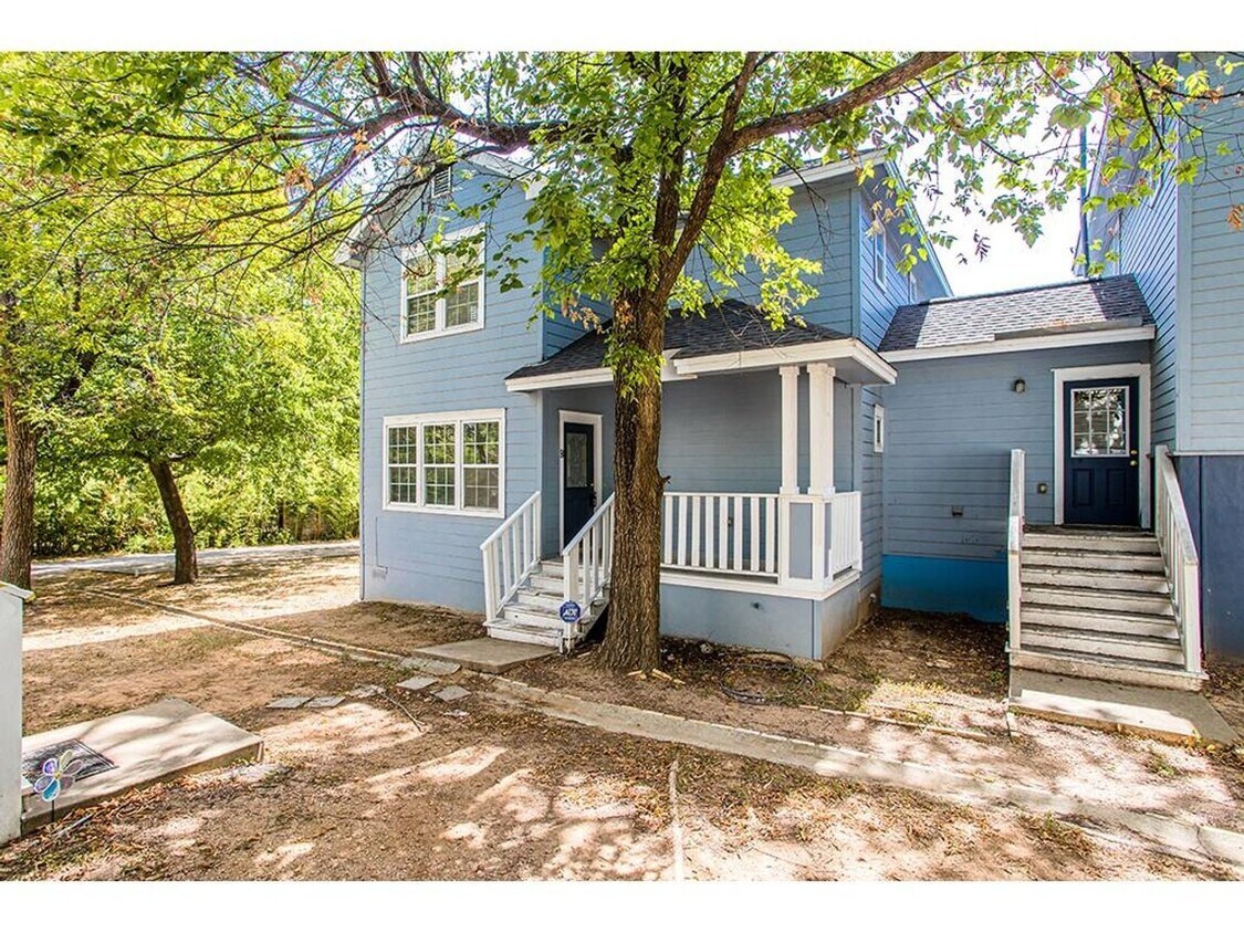 Foto principal - 2115 E 18th St