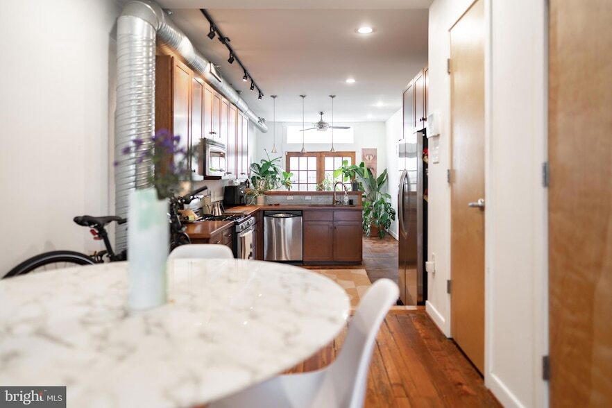 Foto principal - 221 E Heath St