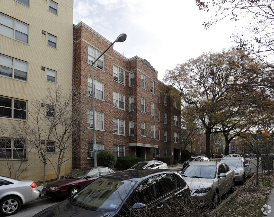 The Apartments en 3011 Ontario Road NW - 3011 Ontario Rd NW