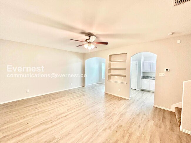 Foto del edificio - 152 Creek Cove Dr